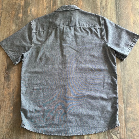 Mountain Hardwear Shirt Mens M Gray Performance Outdoor Workwear Chest Pockets - Picture 2 of 8